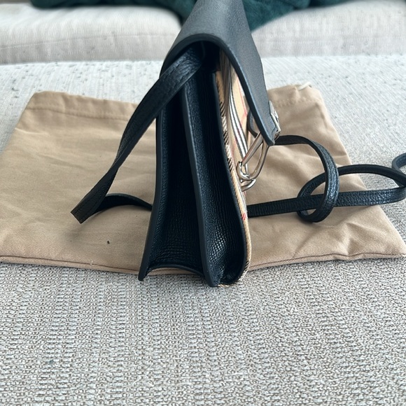 Burberry small cross body bag - Authentic - Picture 12 of 14